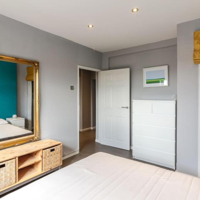 Top Floor 1 Bedroom Apartment With Views Over Londra Esterno foto